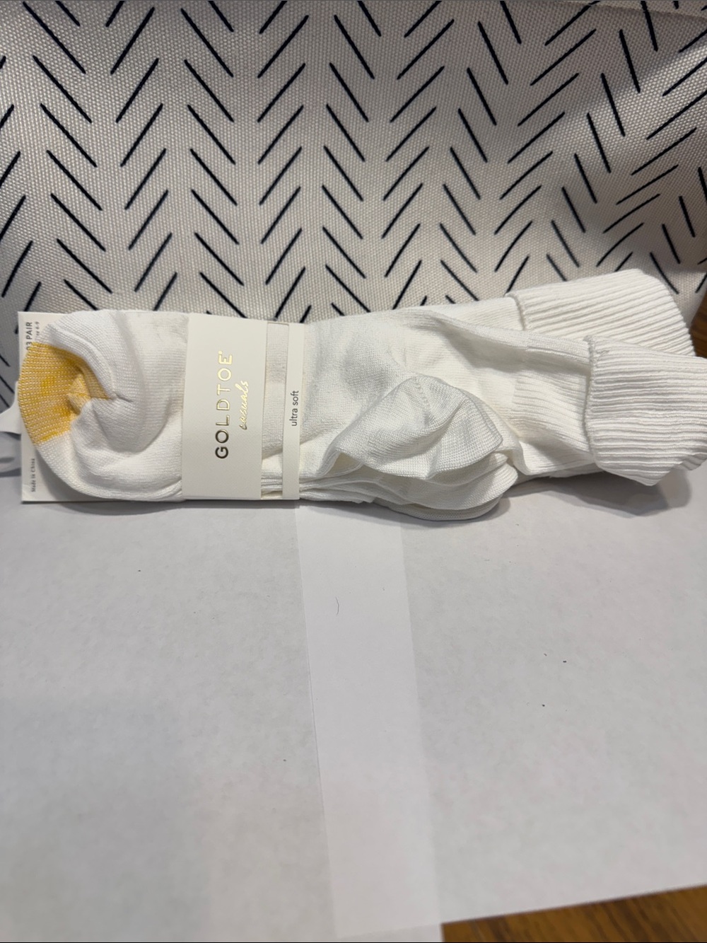 Gold Toe White Crew Socks - Pack of 3 Size 6-9